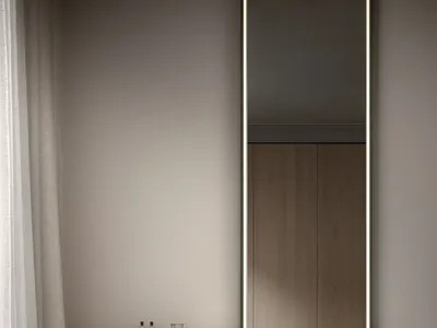 現代臥室以簡約俐落設計搭配混凝土元素。