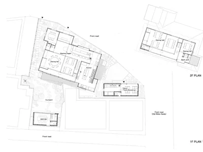 餐廳室內詳細建築平面圖，標示出用餐大廳、廚房與中庭等區域。