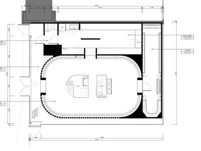 餐廳平面圖，包含用餐座位區、廚房區域及員工工作區。