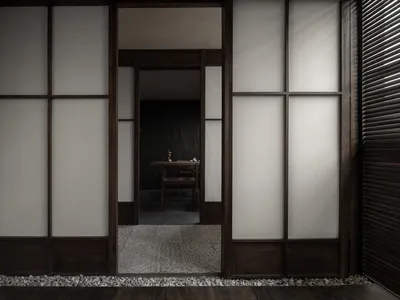 溫馨亞洲風格餐廳，配有木門與牆面、餐桌、椅子及花瓶，營造溫暖舒適的氛圍