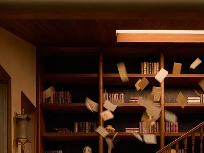 堆滿雜物的空間內有樓梯、木製扶手，以及擺滿零散書籍的書架，呈現凌亂氛圍