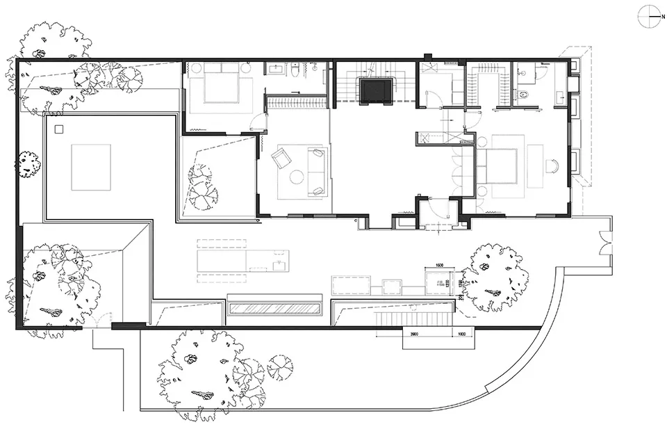 黑白建築圖,展示現代住宅的房間配置與戶外空間。