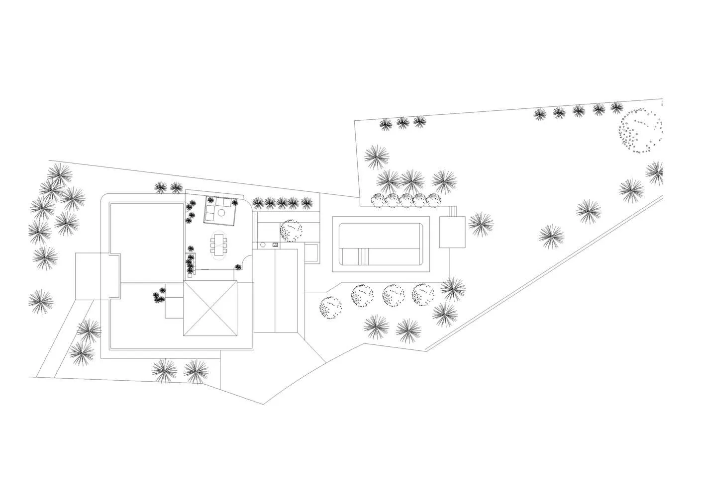 一張包含多個室內外空間的技術性 2D 建築平面圖。