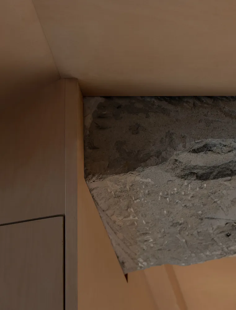 Concrete detailing in a modern architectural space