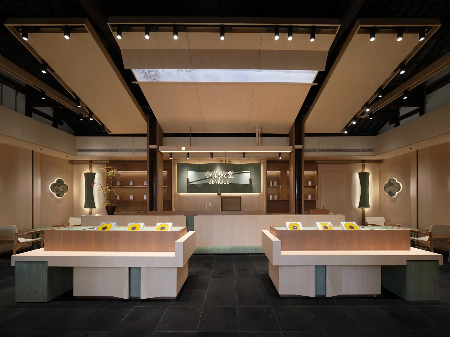 A modern coffee shop featuring wooden furniture and ceramic details.