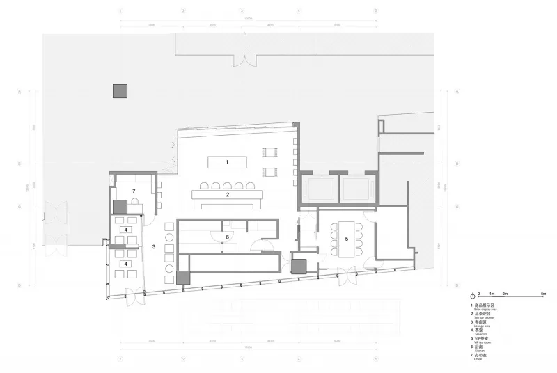 辦公大樓平面圖，展示辦公室、會議室及室內設計特色。