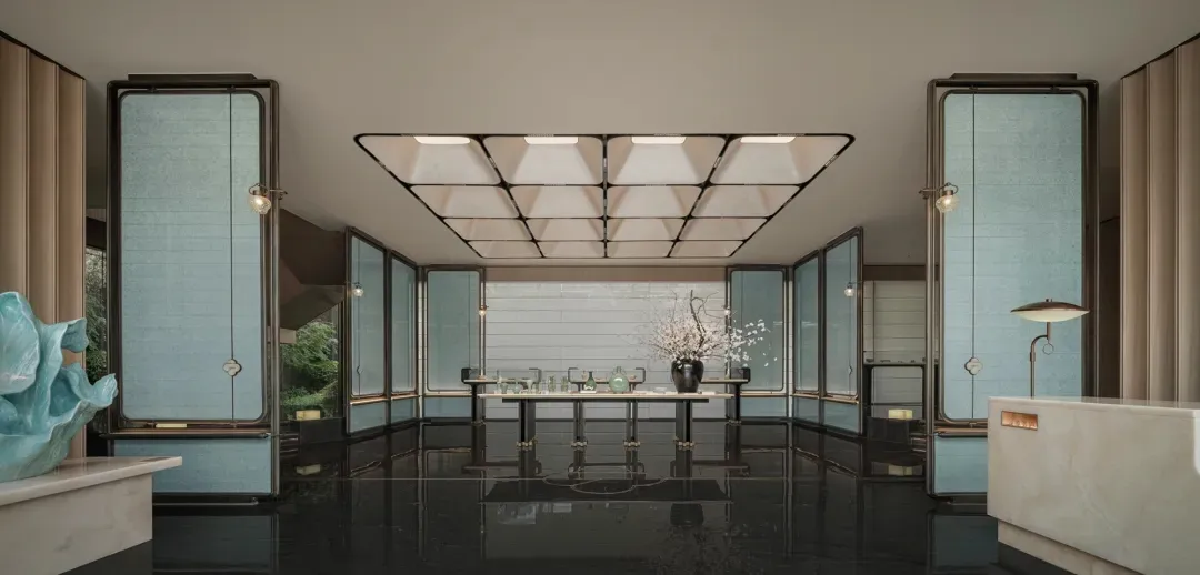 Modern hotel lobby featuring glass and ceramic elements