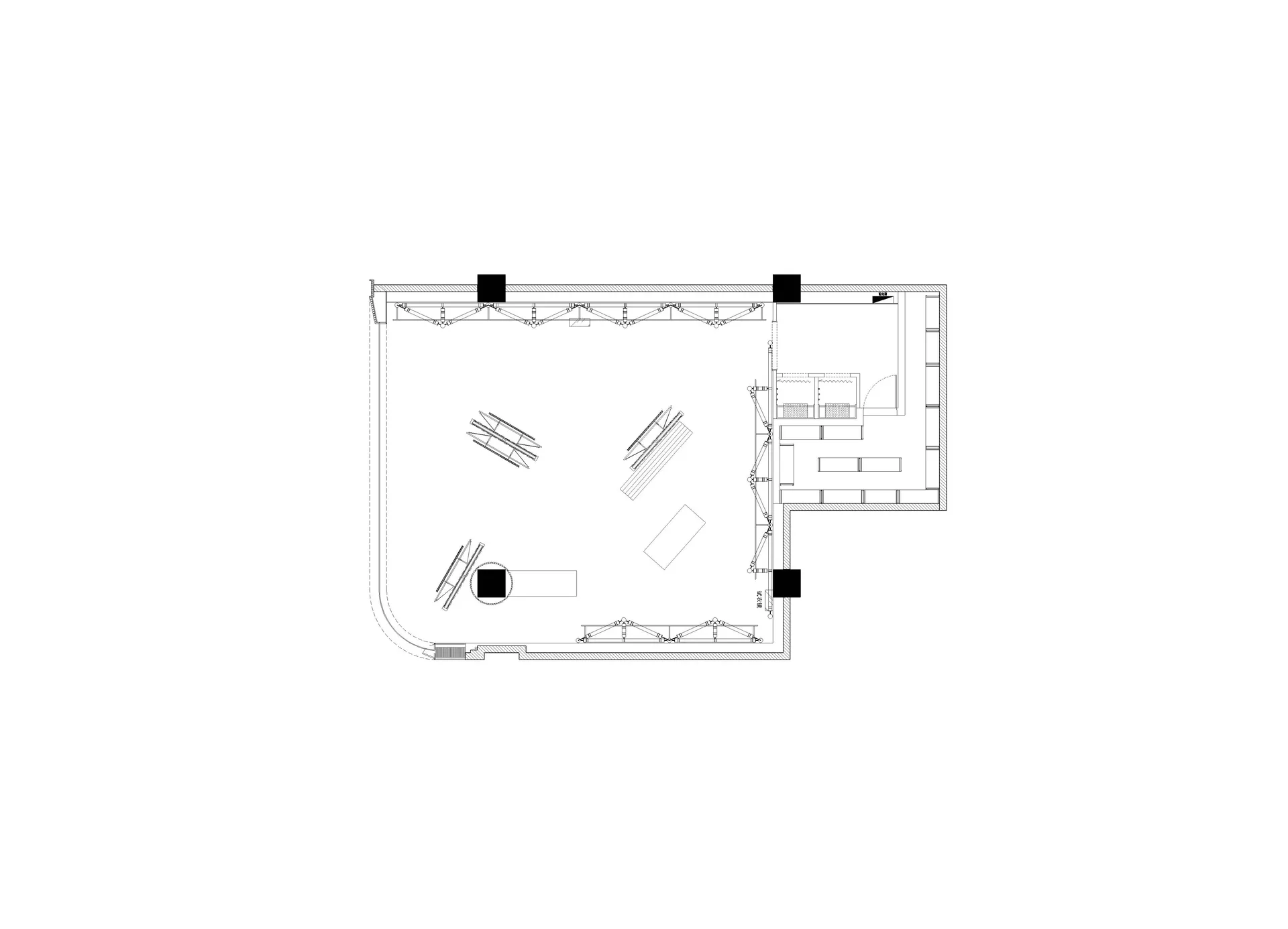 現代零售店面,呈現中性色調的室內空間,搭配家具擺設與燈具照明。