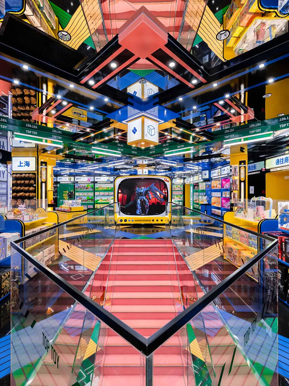 一間色彩繽紛的玩具店室內視角,展示各種層架與陳列。