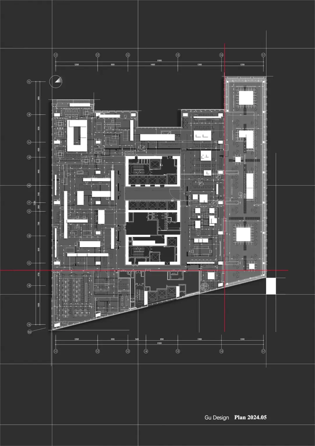 現代辦公室佈局的詳細建築平面圖。