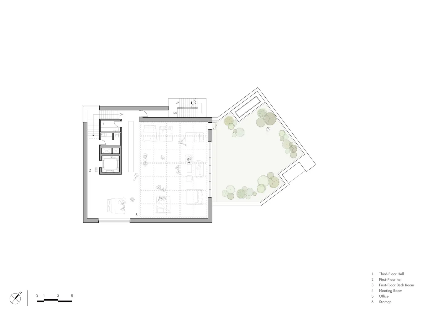 辦公室空間平面圖,展示各房間及其配置方式。
