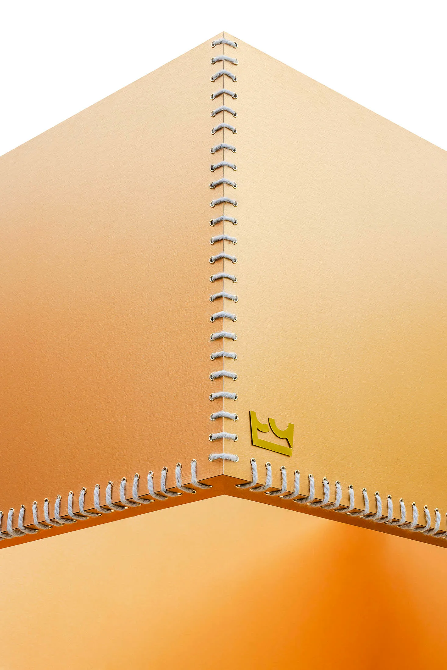 Minimalist paper folder with woven thread binding
