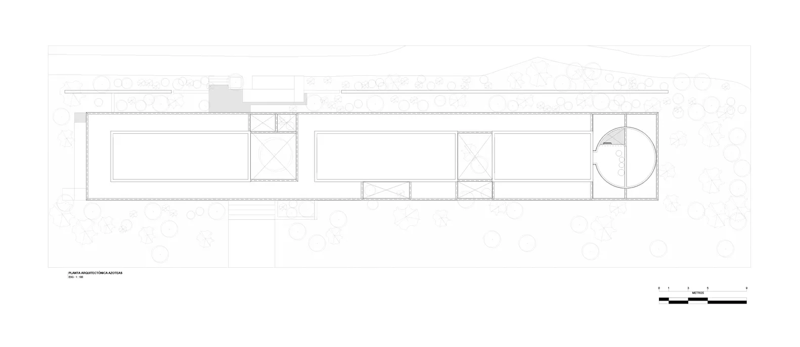 一张详细的现代建筑设计平面图，展示了建筑的布局和功能分区。