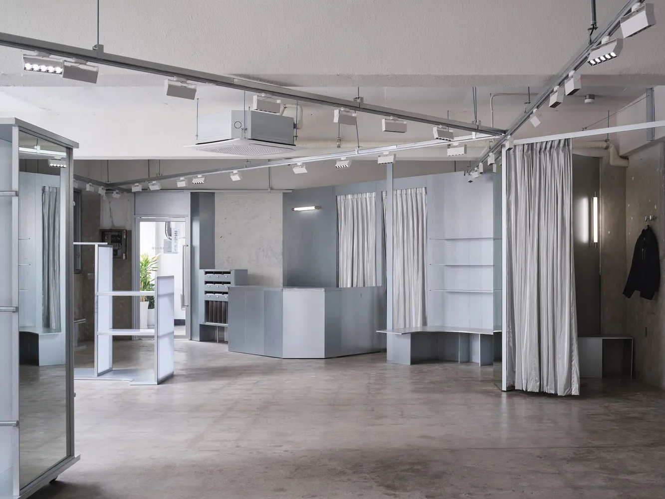 Modern office space featuring metal and cloth materials