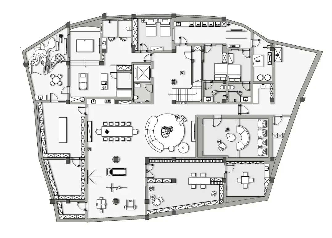 現代客廳鋪設白瓷磚地板,配置大型沙發與餐桌椅組。