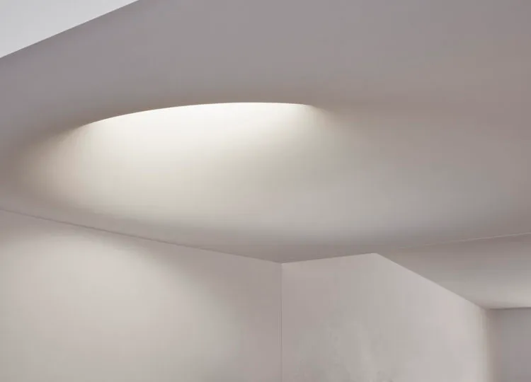 Clear view of a minimalist indoor space featuring a white plaster ceiling