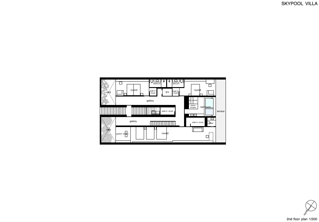 二樓平面圖，展示附有空中泳池的住宅設施，包含健身房、桑拿室及多間住宅房。