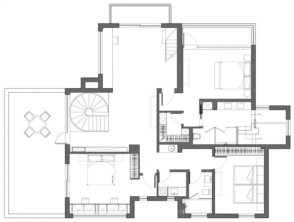現代住宅平面圖,採用俐落工業設計元素,如無框金屬牆面與大型玻璃窗