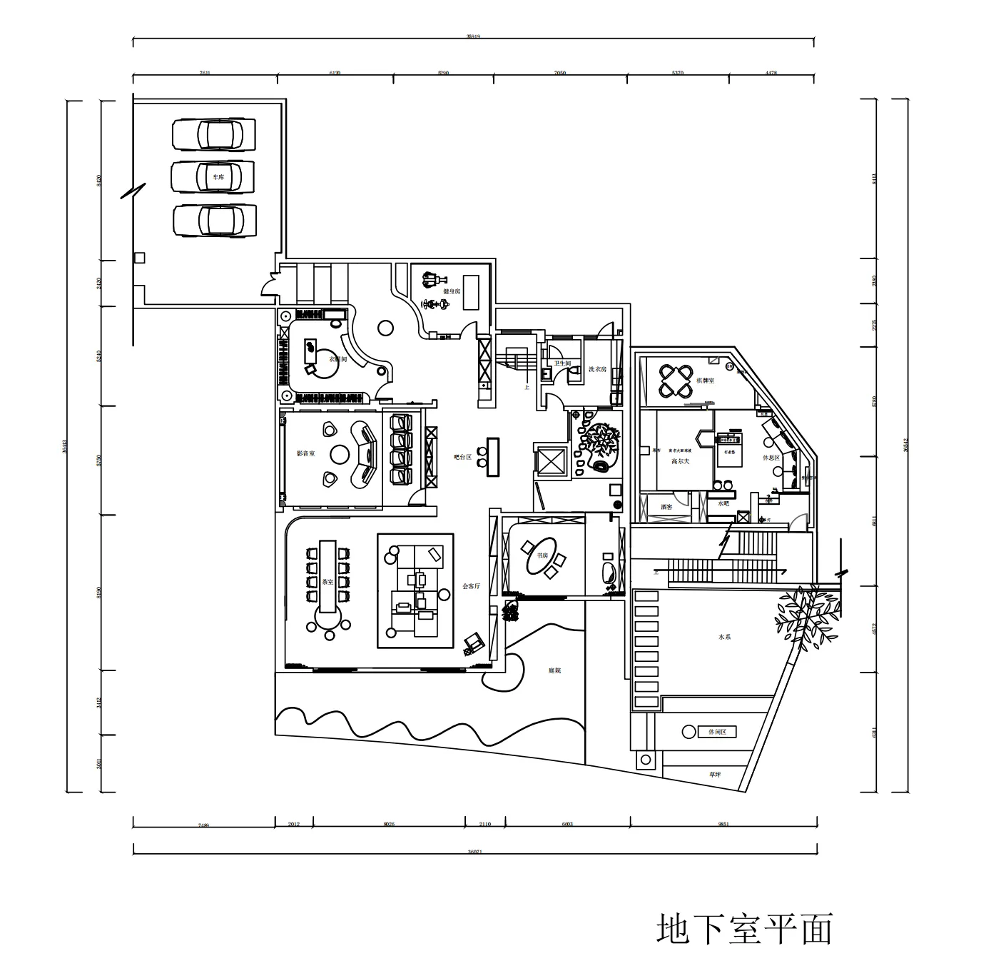 房屋一樓的詳細建築藍圖,包含房間、尺寸與配置。
