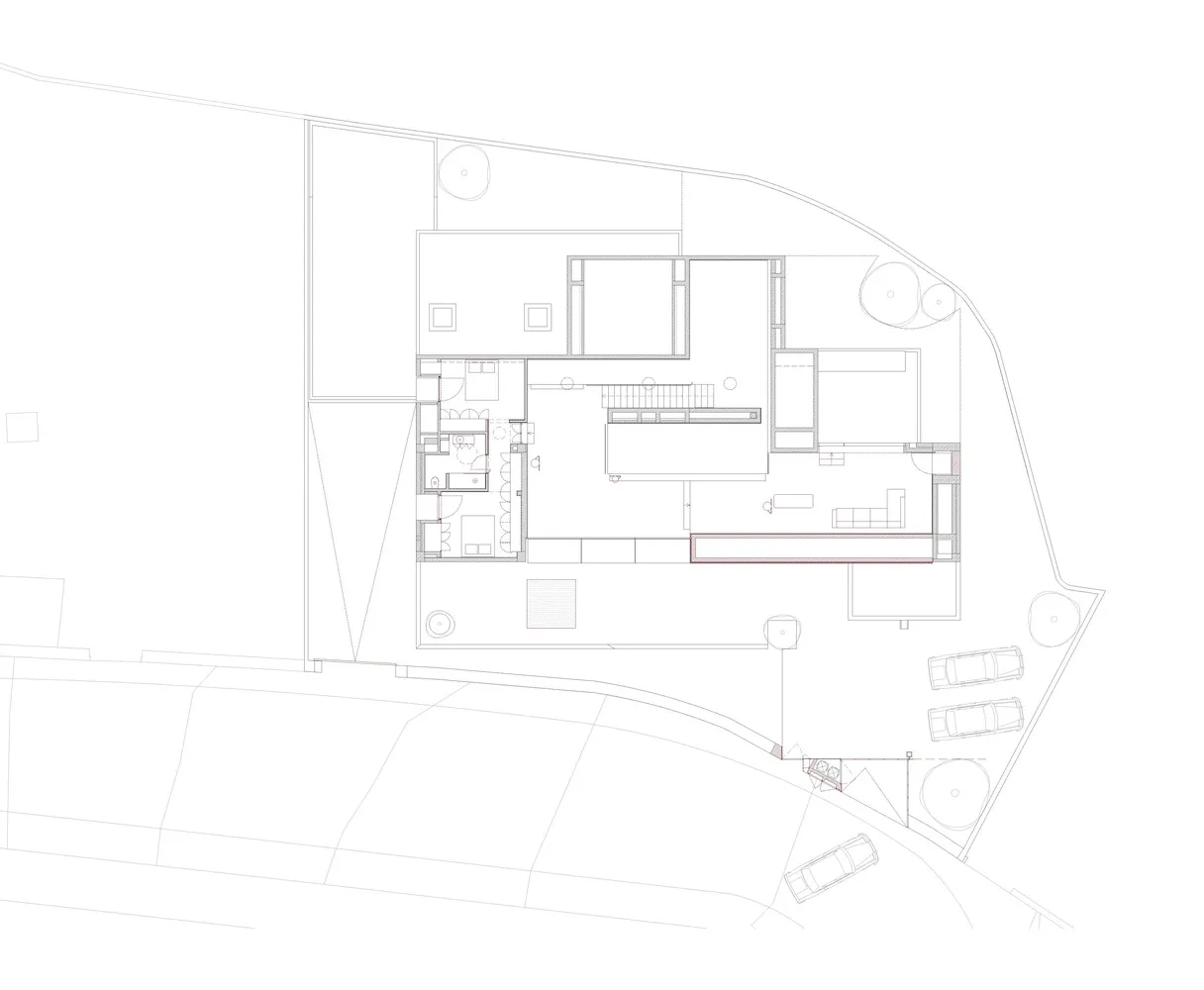 一張詳細的2D建築圖，展示現代設計元素與住宅平面配置。