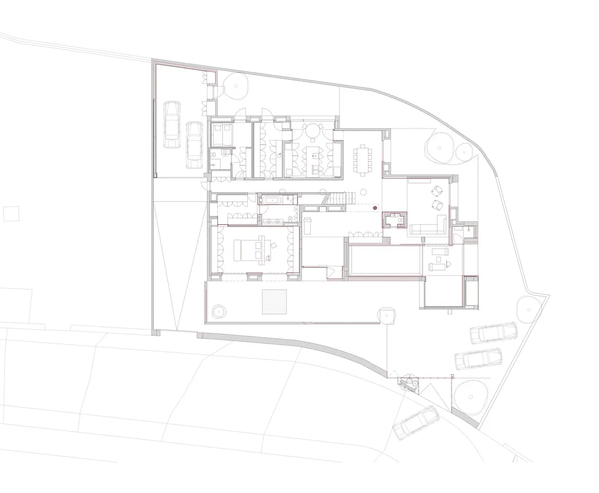 住宅建築的平面圖,顯示不同房間與配置。