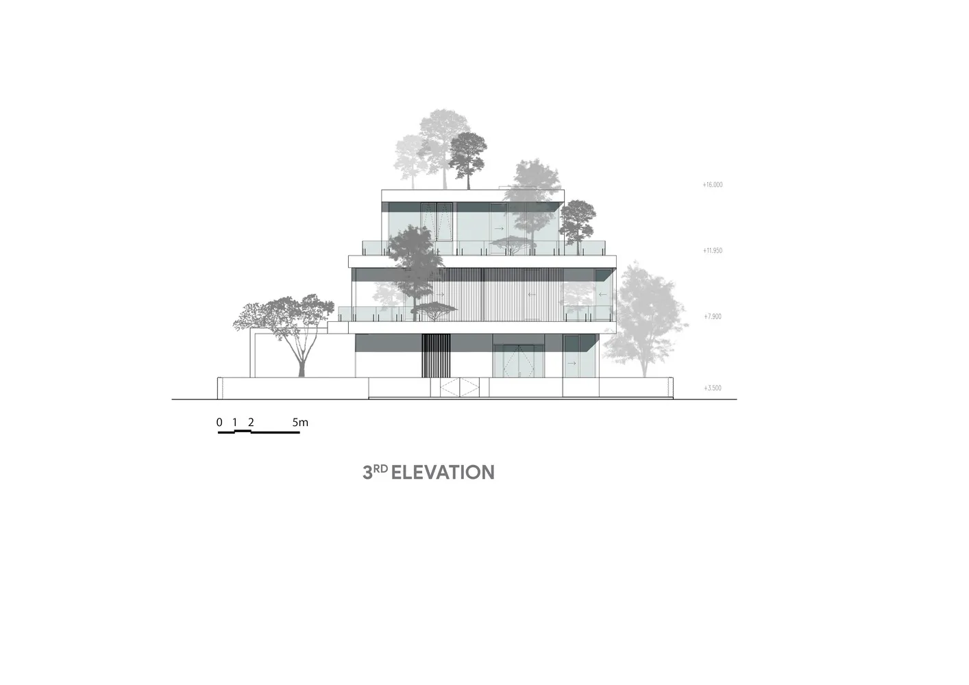 現代住宅外觀,玻璃屋頂、白色牆面與高聳樹木