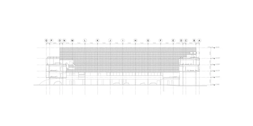 一張詳細的黑白線條建築平面圖。