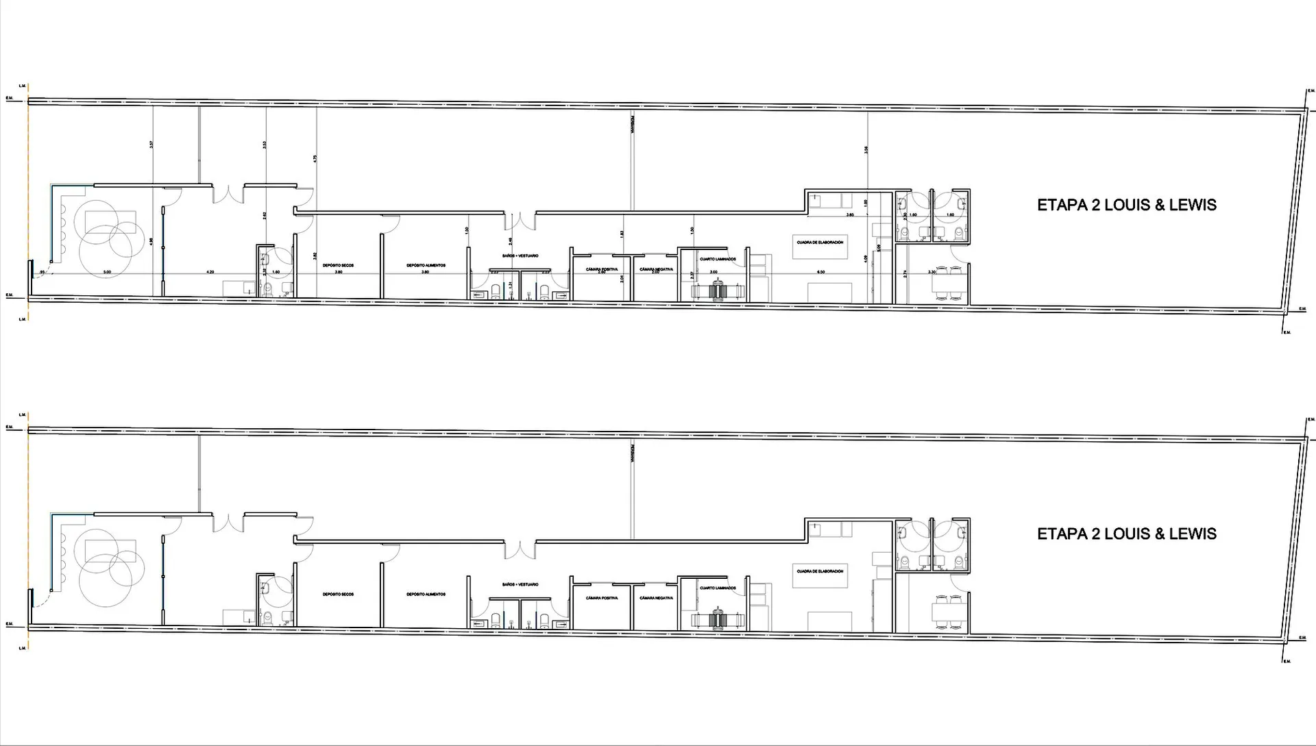 大型開放式工業空間，白色牆面，無家具，清新明亮