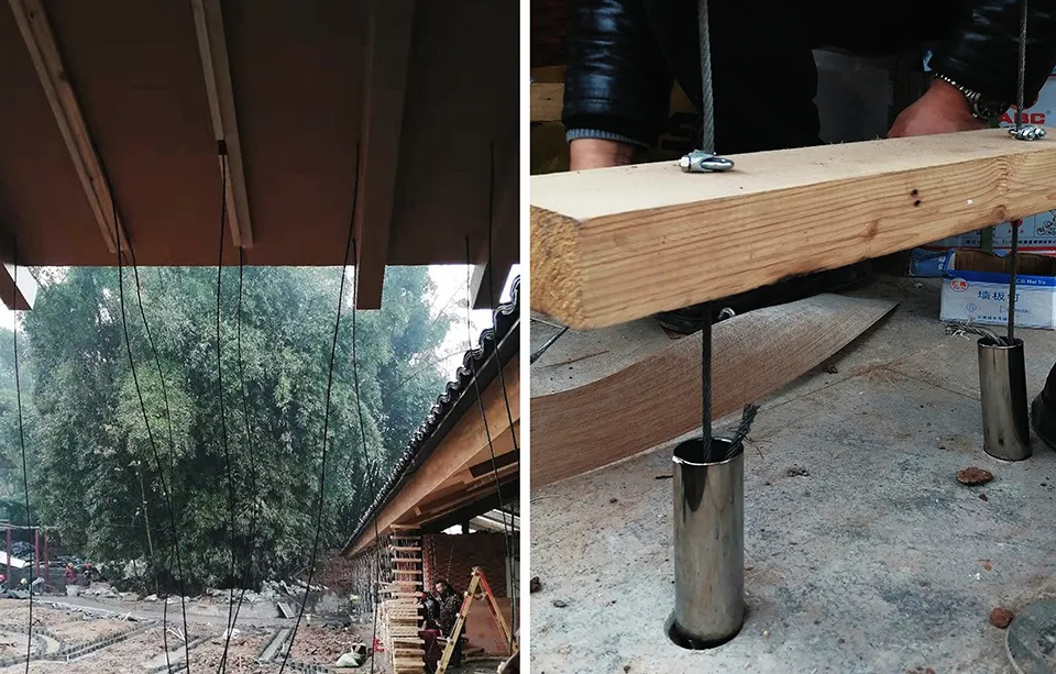 鄉村木屋，地面為泥土並有樹木背景，附室內布局平面圖