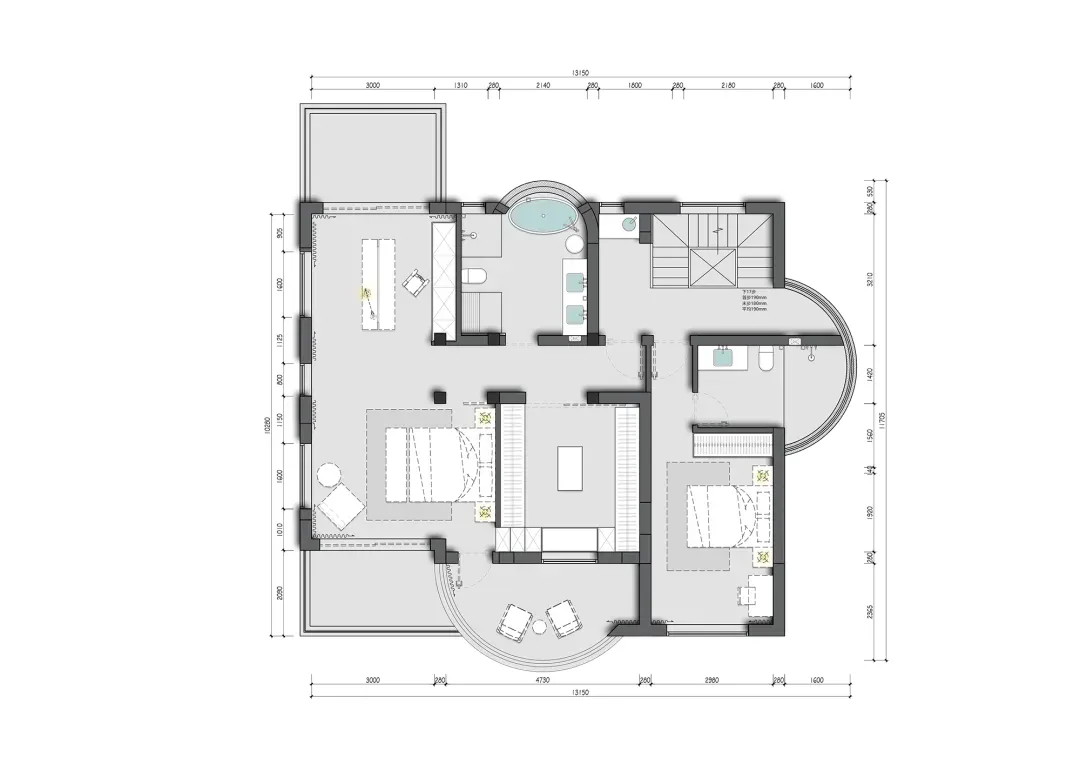 一間現代住宅，包含客廳、餐廳、廚房與臥室，設有多張椅子與沙發，廚房內有水槽與冰箱