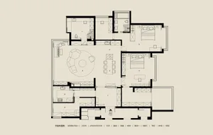 住宅建築的平面圖，標示各房間與空間。