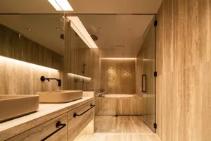 Modern bathroom with marble finishes and minimalist design