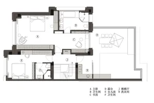 極簡住宅的平面圖，展示客廳、廚房、用餐區、臥室、衛浴以及樓梯