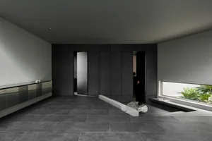 現代極簡室內，搭配金屬地板與黑色點綴。