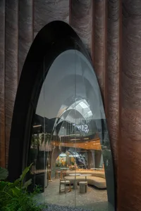 Modern interior design featuring elegant glass handles and sleek doors.