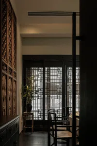 Urban-inspired industrial restaurant with metal accents and seating area.