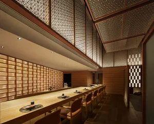 現代餐廳室內，搭配木質牆面、座位區與燈具照明。