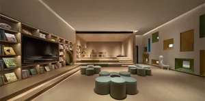 現代圖書館採用混合材質，並設有演講或表演舞台。