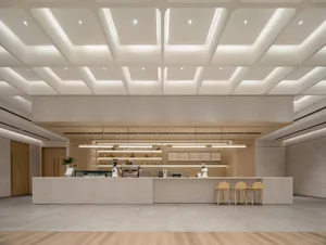 極簡咖啡店吧台，採用中性材質打造。