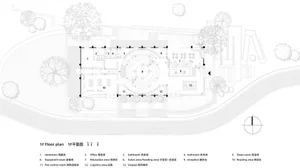 黑白建築平面圖，展示辦公室配置