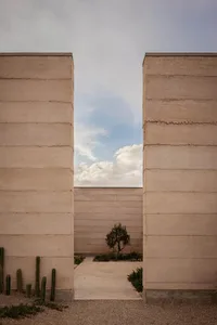 Concrete walls and seating area in a modern architectural setting