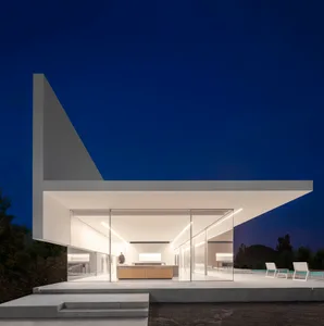A modern house with a concrete frame structure.
