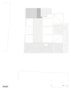 A technical 2D architectural drawing depicting the roof layout of a modern building.