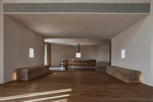 簡約居家室內搭配木質家具與地板