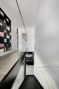 Staircase with minimalist design, featuring a concrete material.