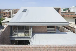 Modern roof terrace featuring a concrete patio and minimalist design.