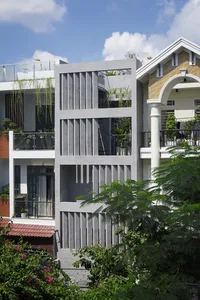 以混凝土為主材的現代極簡住宅建築外觀。