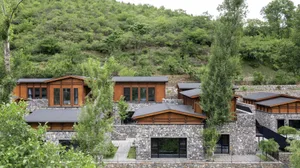 Modern housing with stone and wood exterior
