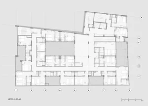 現代住宅大樓的詳細平面配置圖，展示多個住宅單元，包含臥室、衛浴以及