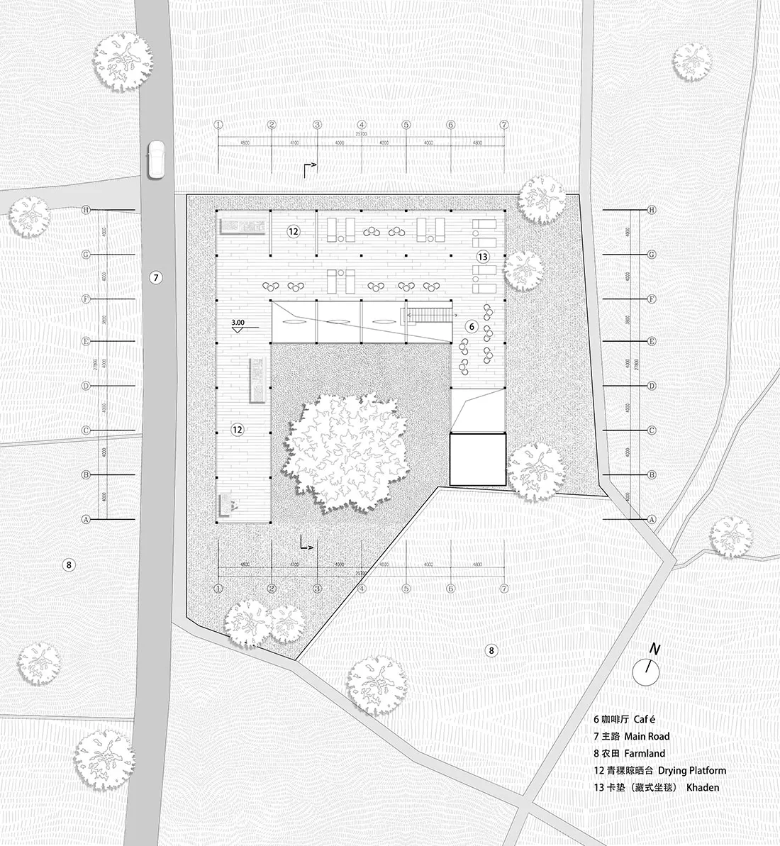 黑白建築平面圖與基地配置圖,顯示咖啡廳、標示的中庭、曬穀平台、座位區,以及周邊樹木與道路。